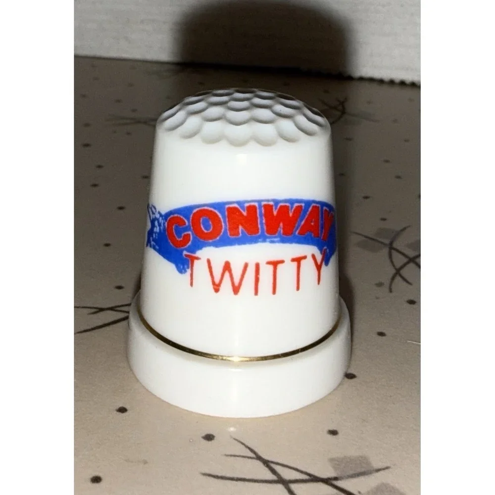 Conway Twitty Tweety Bird Looney Tunes Thimble Vintage Souvenir Collectible